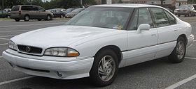 1992-1993 Pontiac Bonneville.jpg